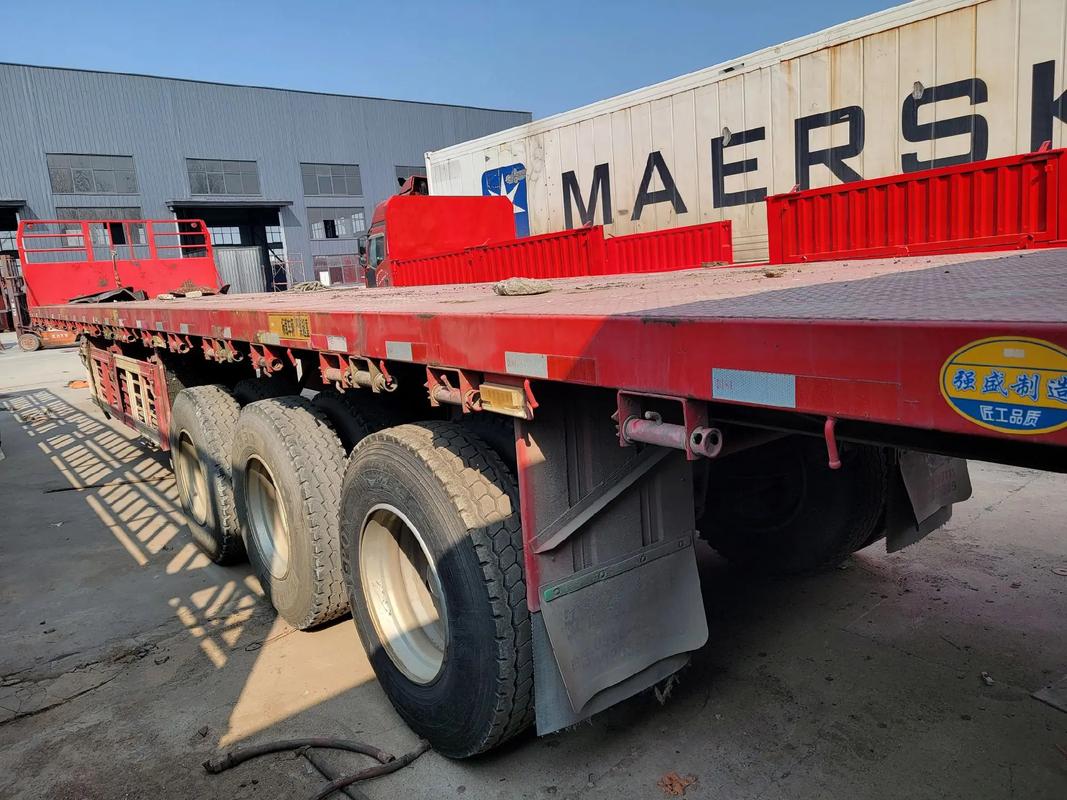 轉讓2022年5月重型平板半掛車 13米長，2.55米寬，手續齊全